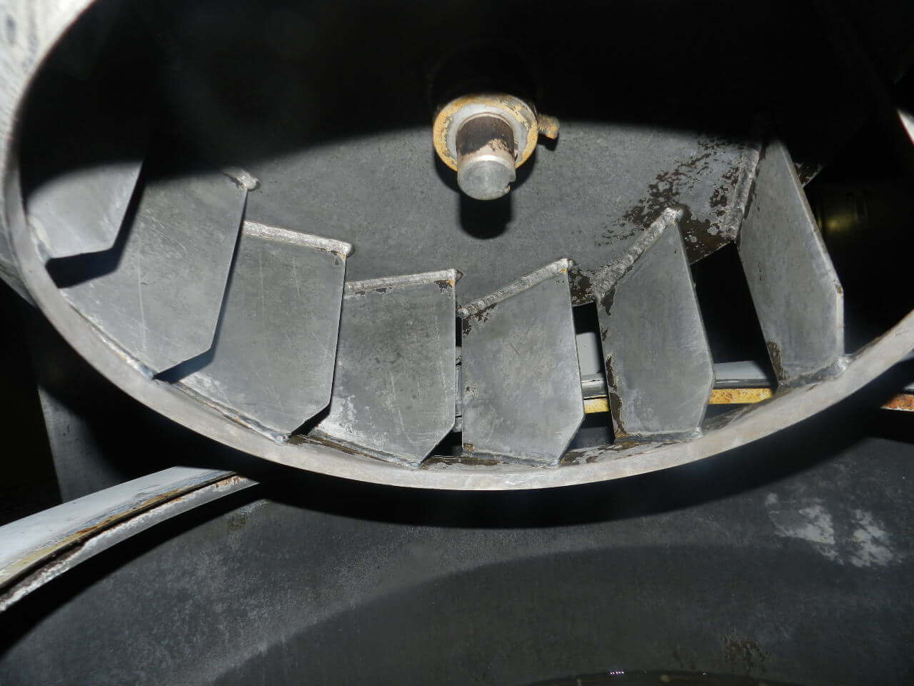 clean fan blades for kitchen exhaust